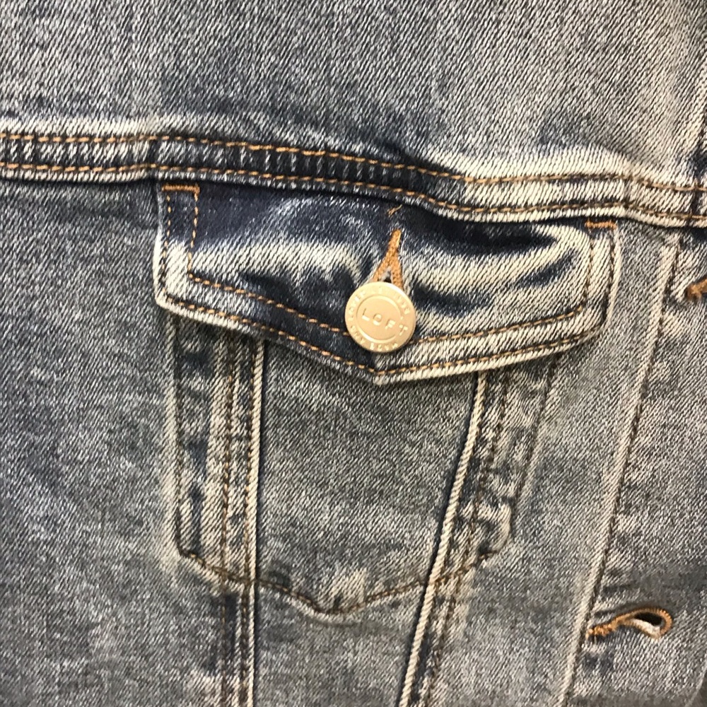 Gorgeous Loft Outlet Denim jacket ❤️ nwt - Picture 3 of 8
